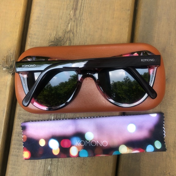 Komono The Stella Floral Sunglasses - Picture 2 of 4